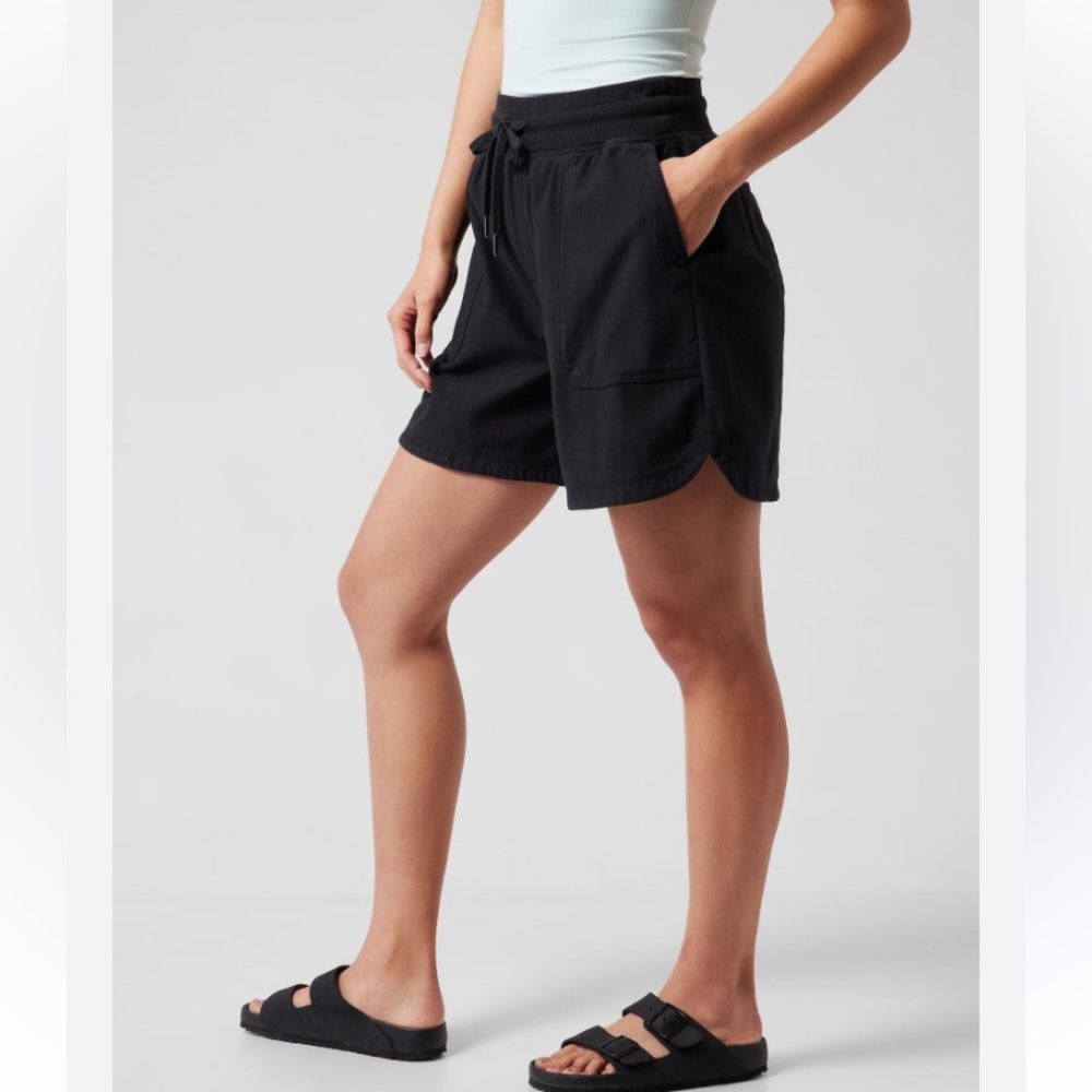 Athleta Farallon Midi Short NWOT